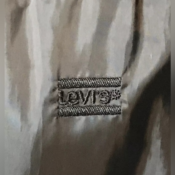 Levi's Box Quilted Puffer Vest Women's Size Small Black Recycled - Picture 9 of 11